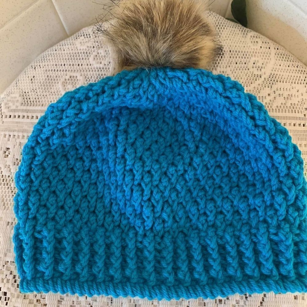NEW! Super nice boho retro hand crocheted beanie hat with faux fur pom pom